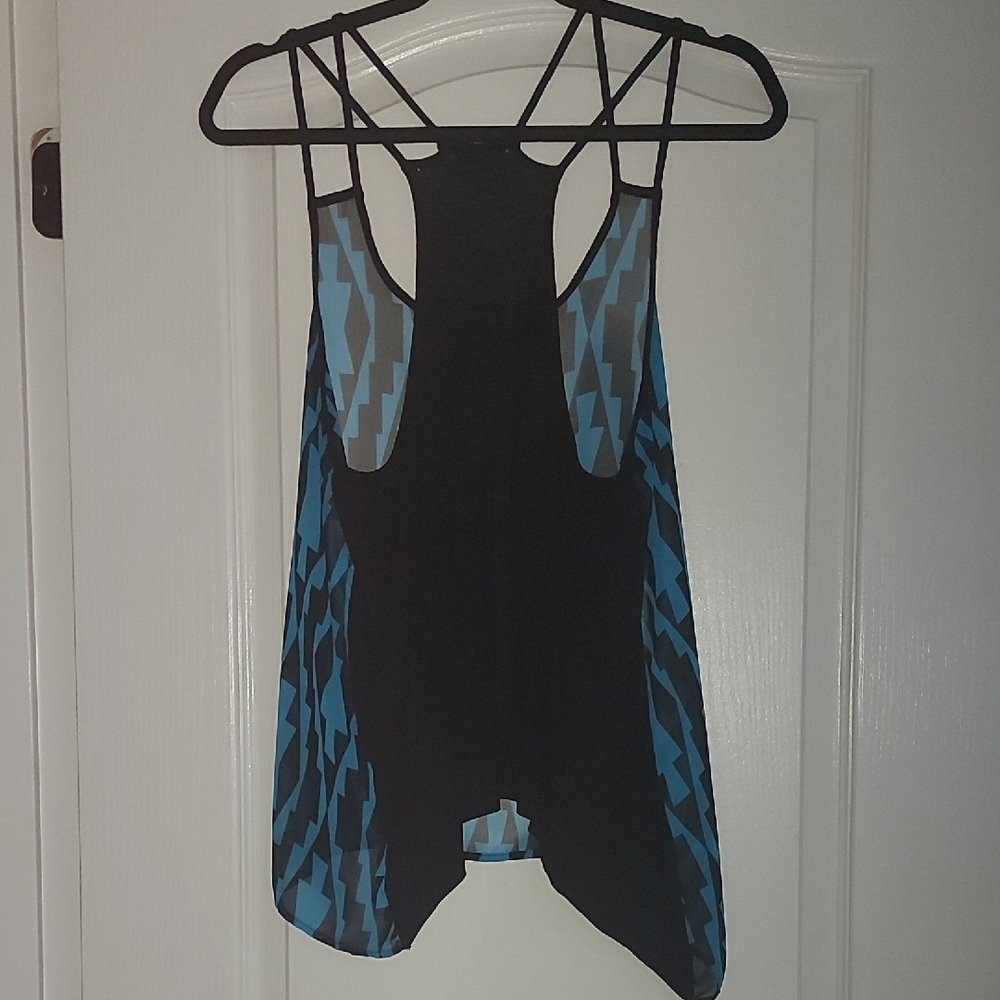 Geometric Pattern Tank Top - Picture 9 of 9